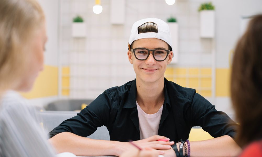 How a UK Teenager Got a Harvard Interview Using Only AI Tools