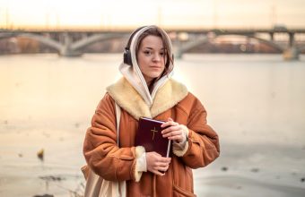 A Canadian Artist Sold Her AI Clone for $50,000—and Now It’s Touring Without Her