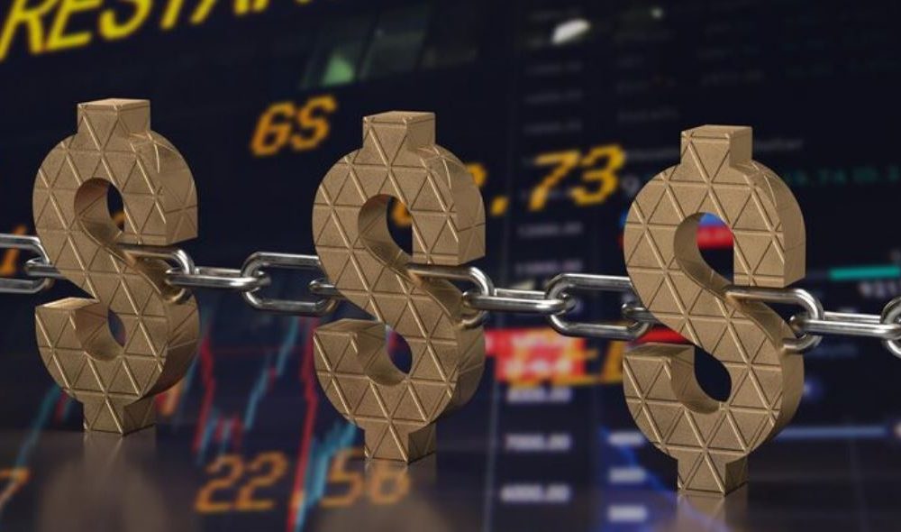 How Wall Street's Richest Hedge Funds Are Quietly Betting Against the Dollar