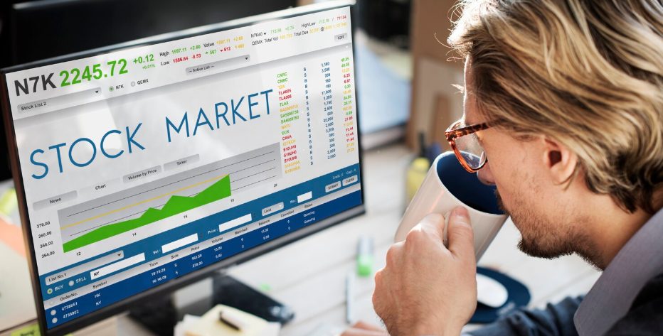 Intuit Stock at a Crossroads