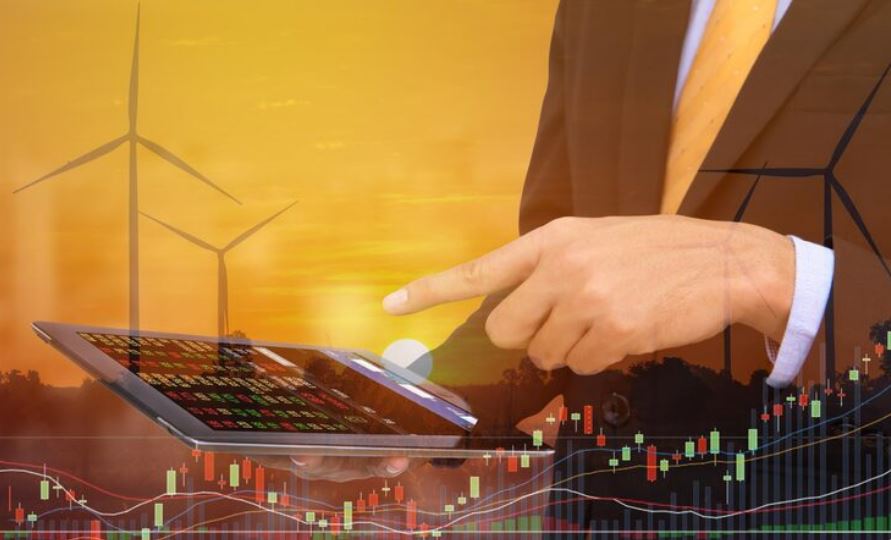 The Retail Investor Who Turned $5,000 Into $400,000 on Energy Stocks During the Iran Crisis