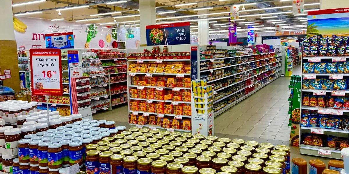 Tesco shares losing momentum