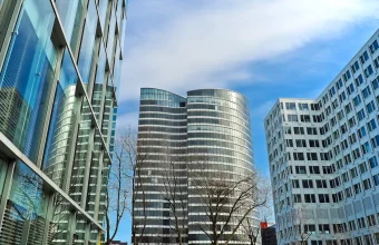 UK REIT discounts to NAV