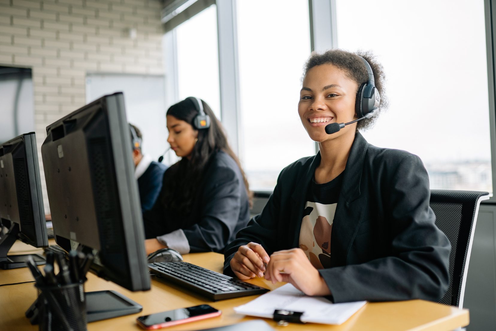 EconomyBookings’ Customer Service vs. VIPCars and DiscoverCars