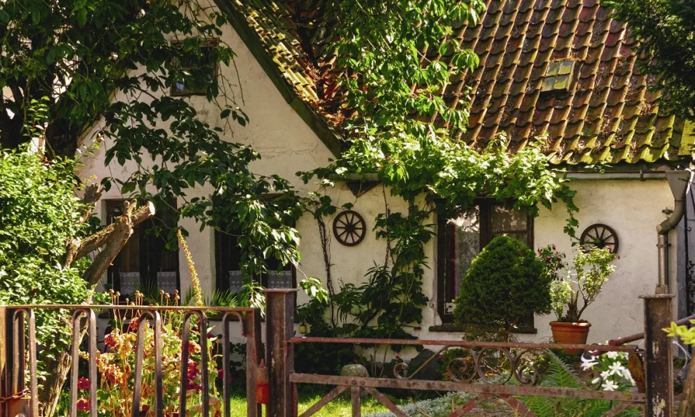 homes with summer houses