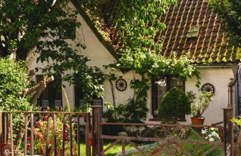 homes with summer houses