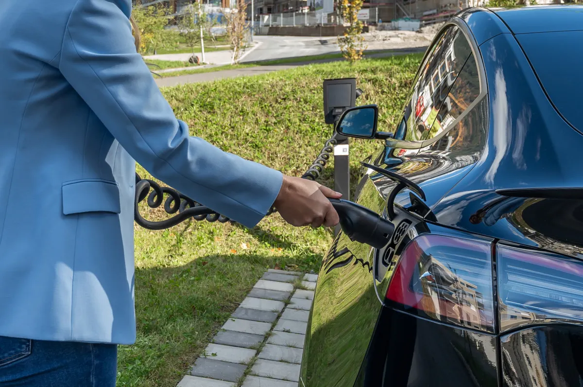 JPMorgan American Trust Cuts Tesla After Uneasy History With the Stock
